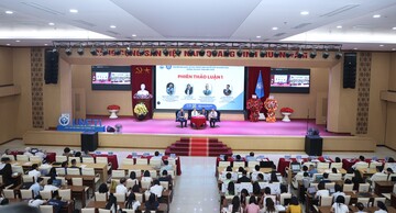 Phát triển ngành du lịch và khách sạn bằng chuyển đổi xanh, số hóa