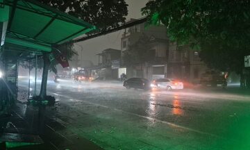 Mưa dông tại Thái Nguyên khiến nhiều nhà dân tốc mái