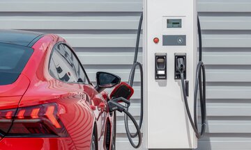 Xe điện - hành trình chuyển đổi năng lượng bền vững