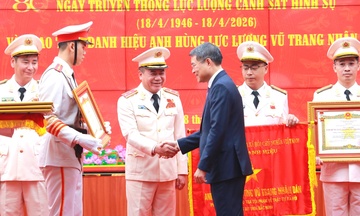 Trung tướng Nguyễn Thanh Tùng được trao tặng danh hiệu Anh hùng lượng vũ trang nhân dân