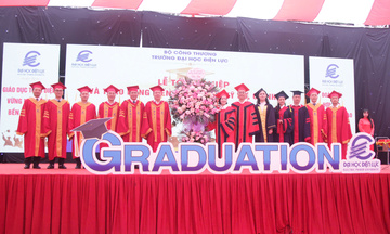 Trường Đại học Điện lực trao bằng tốt nghiệp cho gần 1.500 tân khoa