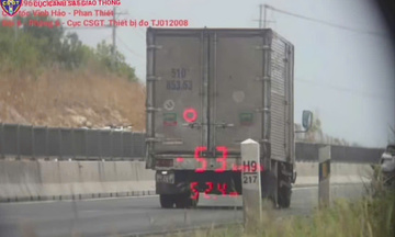 Xử phạt gần 50 triệu đồng với chủ phương tiện và lái xe không có bằng