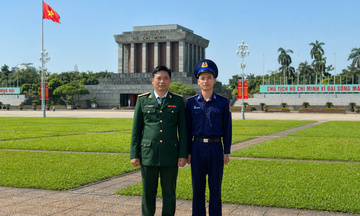 'Lớp cha trước, lớp con sau': Những hành trình nối dài màu áo lính