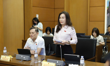 Ưu đãi thuế cho xe điện phải đi đôi với gỡ điểm nghẽn về hạ tầng