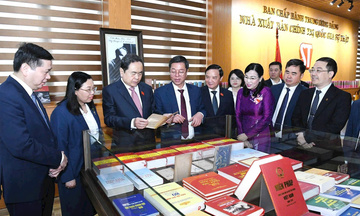 Chỉ thị 04: Nâng cao sức mạnh mềm của Việt Nam qua xuất bản  