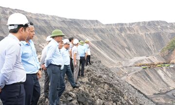 Lãnh đạo TKV kiểm tra phòng chống mưa bão tại Than Hà Tu