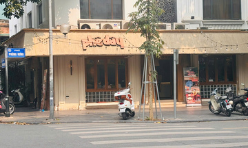 Hết thời ‘tràn ra vỉa hè’, hộ kinh doanh chuyển mình thích ứng