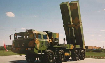 Tên lửa DF-12 tầm bắn linh hoạt, xuyên thủng mọi lớp phòng thủ