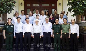 Tổng Bí thư, Chủ tịch nước Tô Lâm thăm các đồng chí nguyên lãnh đạo Đảng, Nhà nước và Mẹ Việt Nam Anh hùng