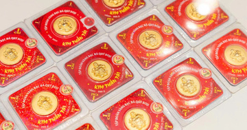Giá vàng hôm nay (28/4): Rời xa mốc 4.700 USD/ounce