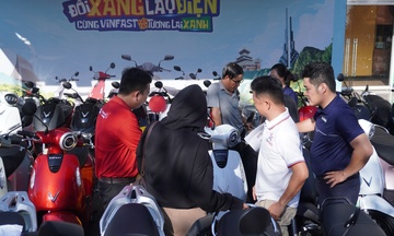 Ngày hội đổi xăng lấy điện miền Tây hút khách nhờ ưu đãi tháng 4