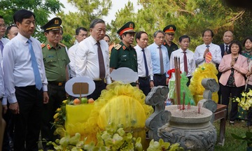 Tổng Bí thư, Chủ tịch nước Tô Lâm dự Lễ Thượng cờ 'Thống nhất non sông' tại Quảng Trị
