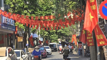 Chùm ảnh: Không khí rộn ràng ngày đầu nghỉ lễ 30/4 - 1/5 tại Hải Phòng