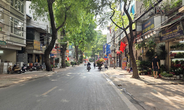 Hà Nội: Ngày thứ 2 kỳ nghỉ lễ, phố xá thênh thang, nhịp sống chậm lại