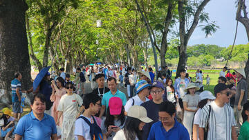 Du lịch cả nước sôi động trong 4 ngày nghỉ lễ 30/4 - 1/5