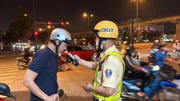 5 giờ kiểm tra, phát hiện gần 1.600 lái xe vi phạm nồng độ cồn