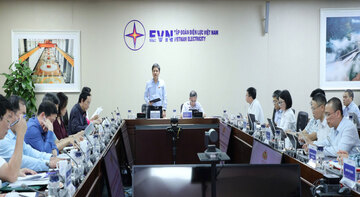 Đoàn công tác của Thường trực Ủy ban Khoa học, Công nghệ và Môi trường làm việc với EVN