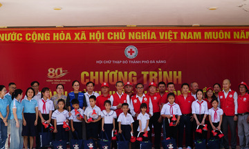 Đà Nẵng: Gần 700 triệu đồng tiếp sức học sinh, hộ khó khăn xã Thượng Đức