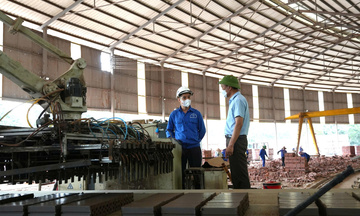 Lào Cai đồng bộ giải pháp bảo đảm cung cấp điện mùa nắng nóng