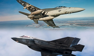 Mỹ sẽ thay thế máy bay F/A-18 Hornet bằng 420 tiêm kích chiến đấu F-35