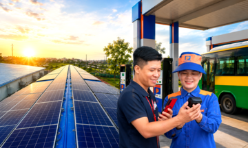 Nghệ An: Người dân dần quen với điện mặt trời, xăng sinh học