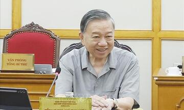 Bộ Chính trị cho ý kiến hoàn thiện thể chế vượt trội, tạo động lực mới để TP. Hồ Chí Minh phát triển nhanh, bền vững