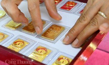 Giá vàng hôm nay (18/5): Giảm mạnh, người mua lỗ đậm