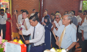 Đắk Lắk: Dâng hương kỷ niệm 136 năm Ngày sinh Chủ tịch Hồ Chí Minh