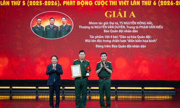 Trao giải Cuộc thi viết 'Bảo vệ nền tảng tư tưởng của Đảng trong tình hình mới'