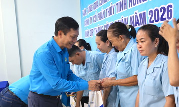 Công đoàn Công Thương Việt Nam: Trao hỗ trợ tới tận tay người lao động