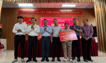 Đà Nẵng: Thủy điện A Vương hỗ trợ xây dựng 10 nhà đại đoàn kết