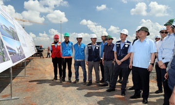 Phó Thủ tướng Thường trực Phạm Gia Túc kiểm tra tiến độ dự án sân bay 