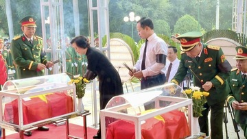 Phó Thủ tướng Phạm Thị Thanh Trà dự lễ truy điệu, an táng hài cốt liệt sĩ tại Điện Biên