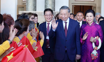 Tổng Bí thư, Chủ tịch nước Tô Lâm gặp gỡ cộng đồng người Việt Nam tại Thái Lan