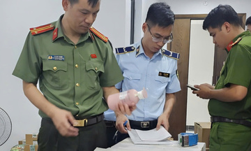 Hà Nội: Chuyển công an điều tra vụ kinh doanh dầu gội nghi là hàng giả