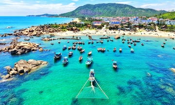 Khơi thông tiềm năng du lịch từ những bãi biển hoang sơ ở Hà Tĩnh