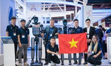 VinRobotics trình diễn người máy Việt Nam tại diễn đàn quốc tế