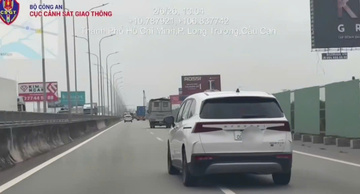 Chuyển làn không tín hiệu báo trước, hàng trăm tài xế bị phạt nguội