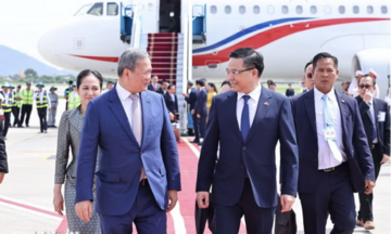 Thủ tướng Campuchia đến Hà Nội, bắt đầu thăm chính thức Việt Nam và dự AFF 2026