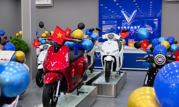 VinFast khai trương 66 đại lý, ra mắt showroom EV-Zone