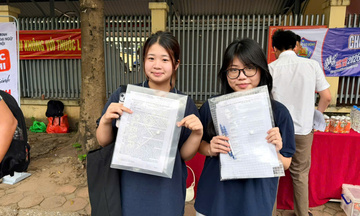 Đề Văn 2026 đề cập vấn đề khoa học, công nghệ, khuyến khích tư duy mở