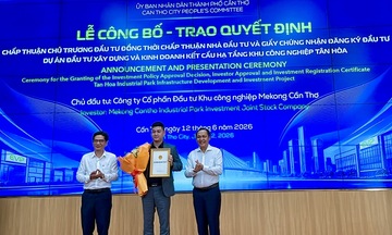 Cần Thơ: Trao quyết định cho hai nhà đầu tư khu công nghiệp quy mô hơn 400 ha