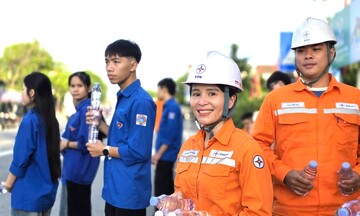 Ấn tượng hình ảnh thợ điện Hà Tĩnh trong Kỳ thi tốt nghiệp THPT 2026
