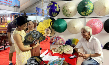 Đặc sản vùng miền hội tụ tại Hội chợ thương mại Festival Huế