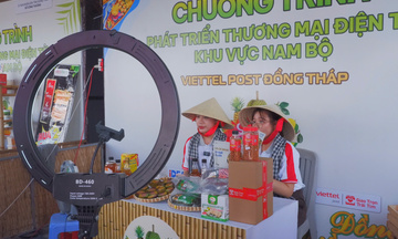Khi nhà vườn miền Tây học cách bán hàng trên nền tảng số
