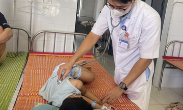 Đà Nẵng: Hơn 40 người nhập viện nghi ngộ độc sau khi ăn bánh mì 