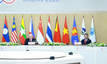 Thủ tướng Lê Minh Hưng dự phiên ăn trưa làm việc tại Hội nghị Cấp cao ASEAN - Nga