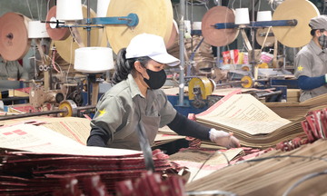 Hà Tĩnh: Doanh nghiệp tiếp sức công nhân vượt nắng nóng