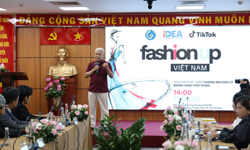 Fashion Up Việt Nam: Thúc đẩy thời trang Việt tăng trưởng trên sàn số