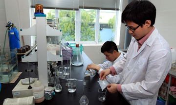 Đầu tư tăng cường năng lực các phòng thí nghiệm về công nghệ sinh học